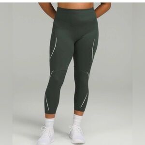 Lululemon Base Pace HR Tight High Rise Reflective Green 25" Crop Leggings Size 4
